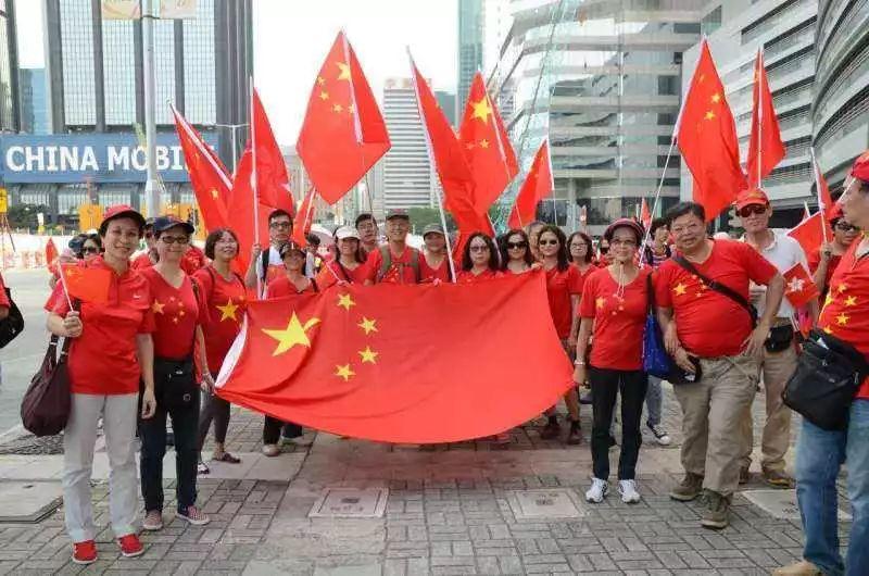 时尚发型女孩