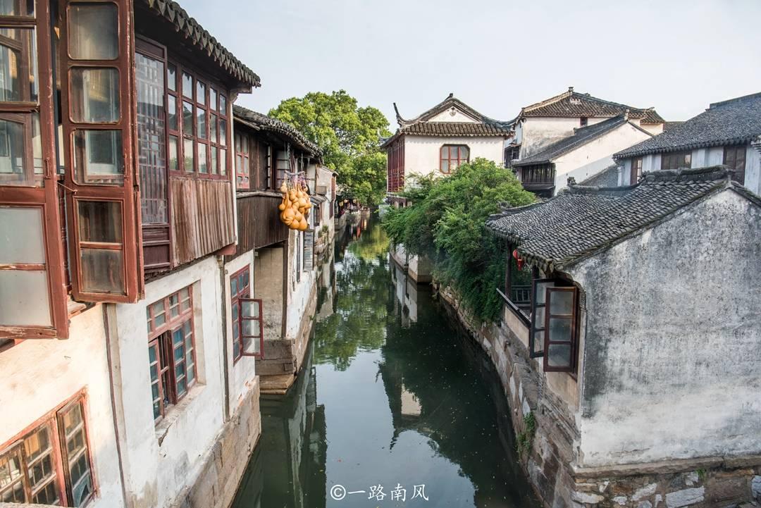 春运首日广州白云机场客流火爆