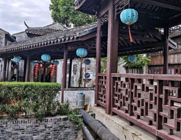 交还工装后，工资有100元被当押金克扣，打12333投诉有用吗？游戏画面